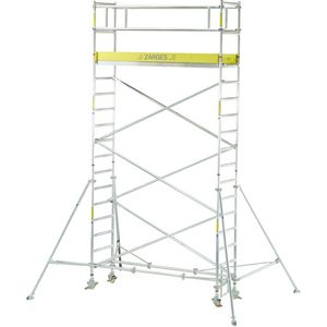 Mobile scaffold towers with stabilisers